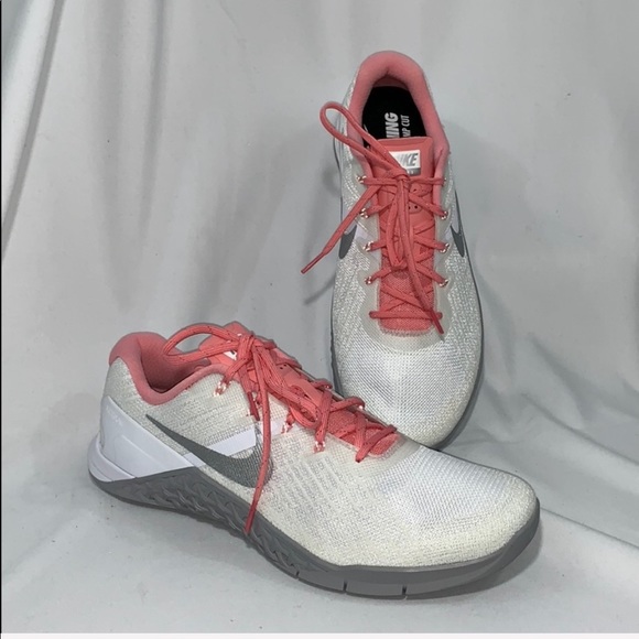 Nike Shoes - Nike Women’s Metcon 3 Size 11.5 pink and white